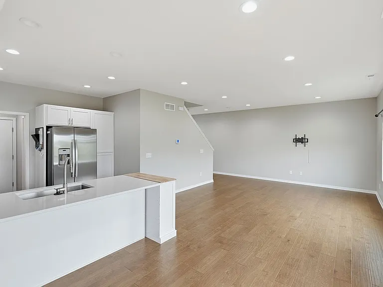 959 Titan Dr — Photo 6