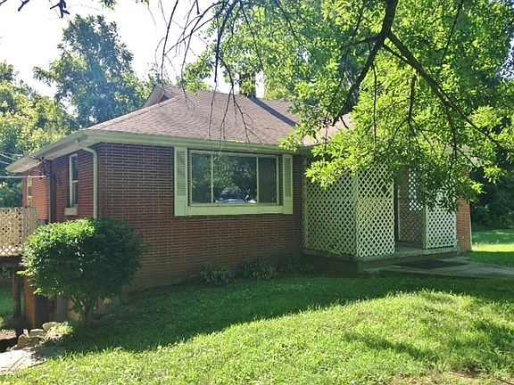 2nd image of 321 Kennedy St