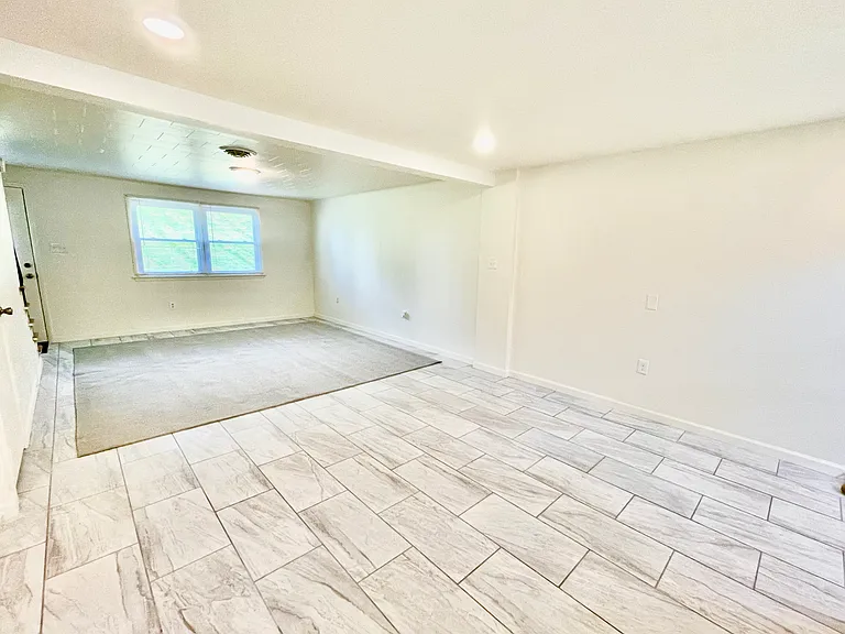 42 Pleasant St — Photo 4