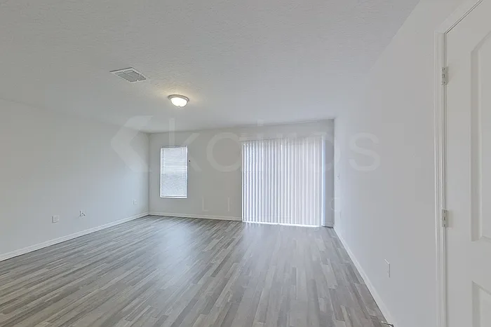 20 Reindeer Ln — Photo 2