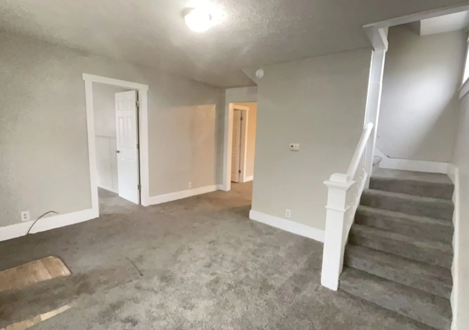 5 Bedroom 2 Bathroom Home! Large Front Porch! Nice backyard! — Photo 3