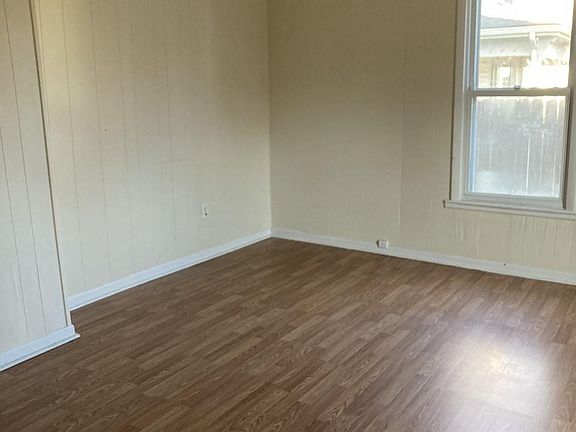 2nd image of 906 Dale Ave SE