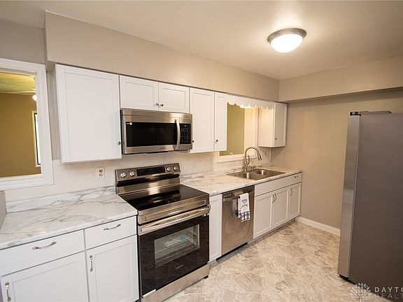 5th image of 19 Dorsey Dr