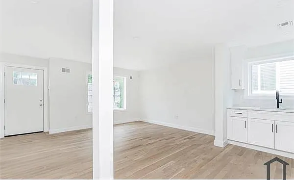 670 Arden Ave — Photo 8