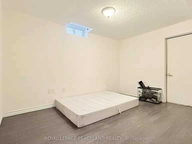 110 Annina Cres — Photo 29