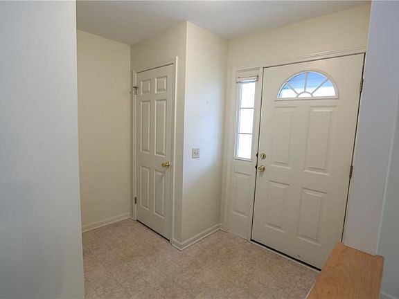 2nd image of 30 College Greene Dr