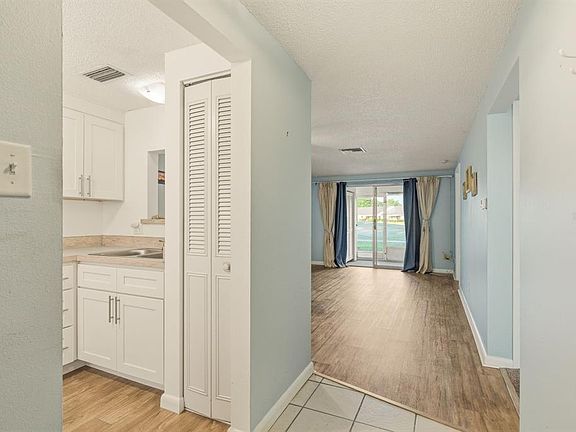 3rd image of 3309 Trophy Blvd