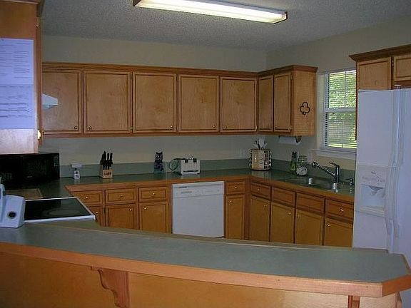 4th image of 308 Brentwood Cir