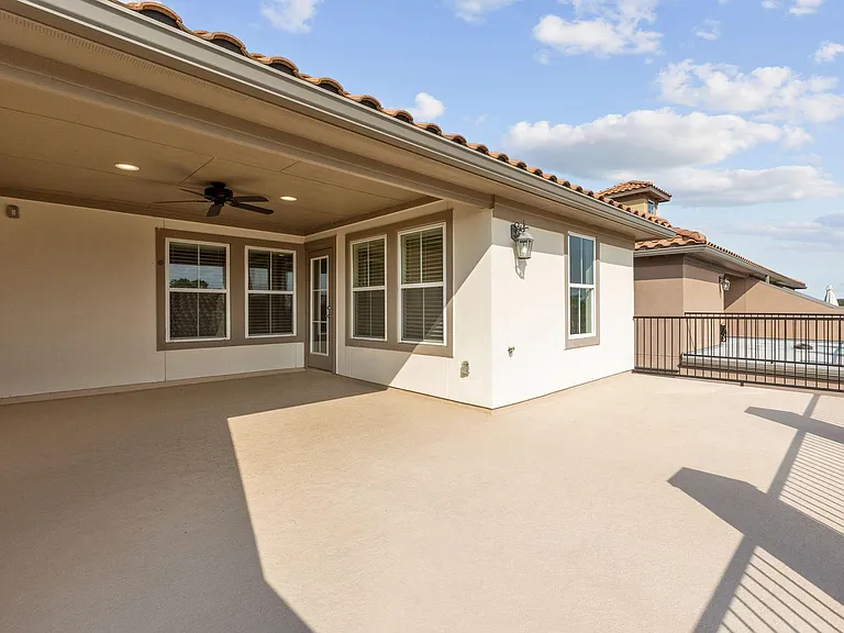 14 W Oaks Dr — Photo 23