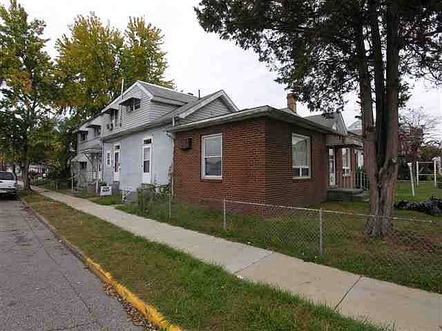 1st image of 200 Wyoming St