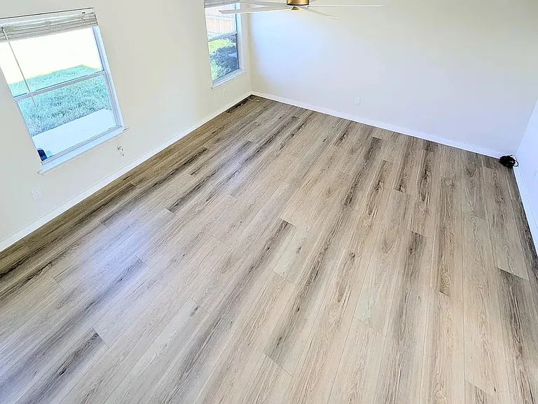 222 Phillips St — Photo 37