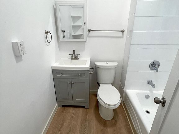 5th image of 227 Lime Ave #0