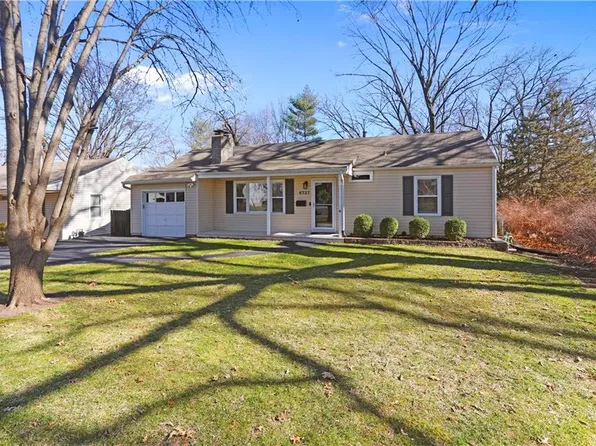 6727 Riley St, Overland Park, KS 66204