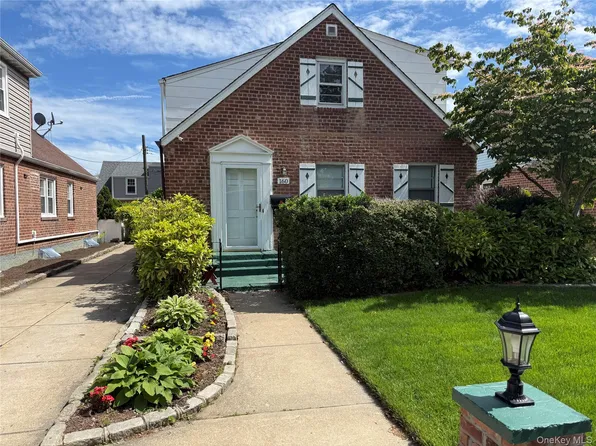 160 Albermarle Avenue, Valley Stream, NY 11580