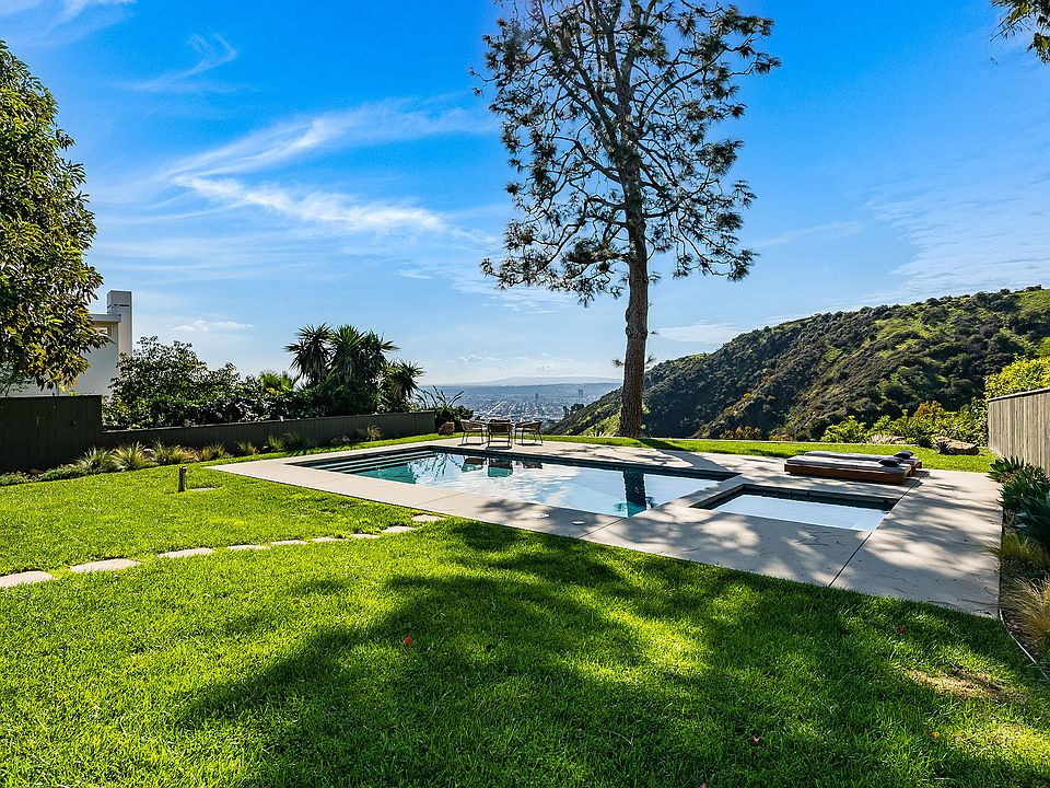 1st image of 2431 Carman Crest Dr