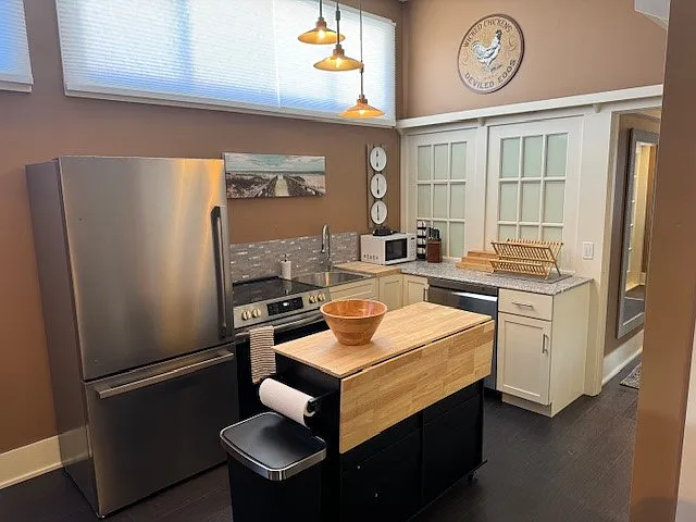 1 bed, 1.0 bath, 800 sqft, $2,000 — Photo 3