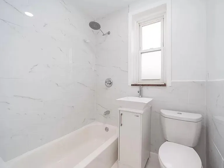 680 Summit Ave #4 — Photo 4
