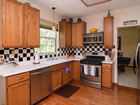 5th image of 2711 Copperhill Dr