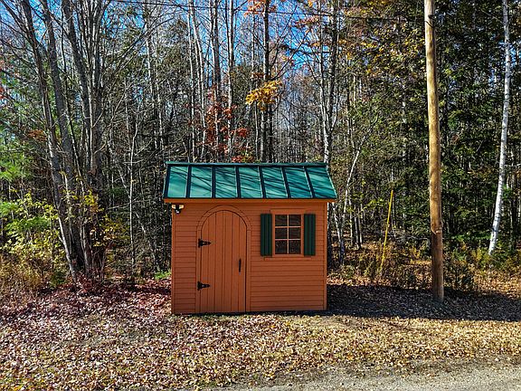4th image of 62 County Woods Road