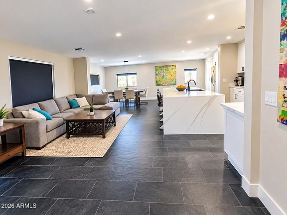3rd image of 3021 E SAINT JOHN Road