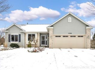15308 Saddlebrook Ct, Grand Haven, MI 49417