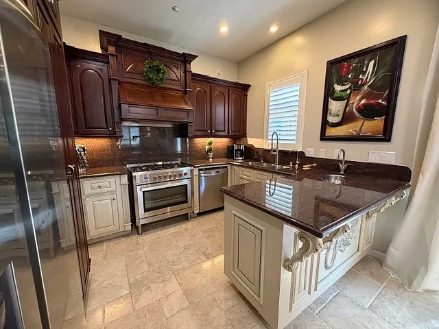 1533 Brighton Ave — Photo 4