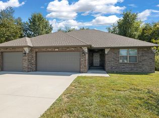 662 S Long Dr, Springfield, MO 65802