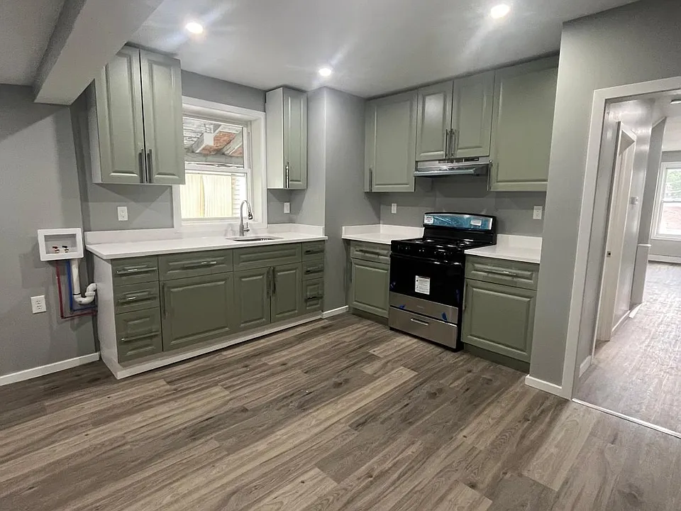 57 Waller St #2