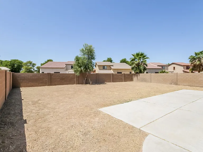 8115 W Florence Ave — Photo 18