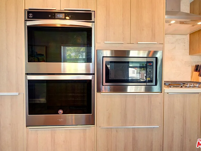 9001 S 5th Ave — Photo 6