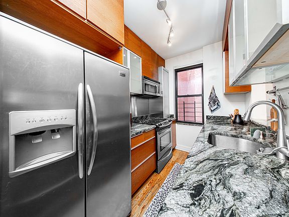4th image of 3006 29th St APT 3C