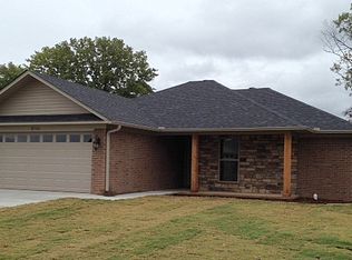 2745 Clover Ln, Conway, AR 72032