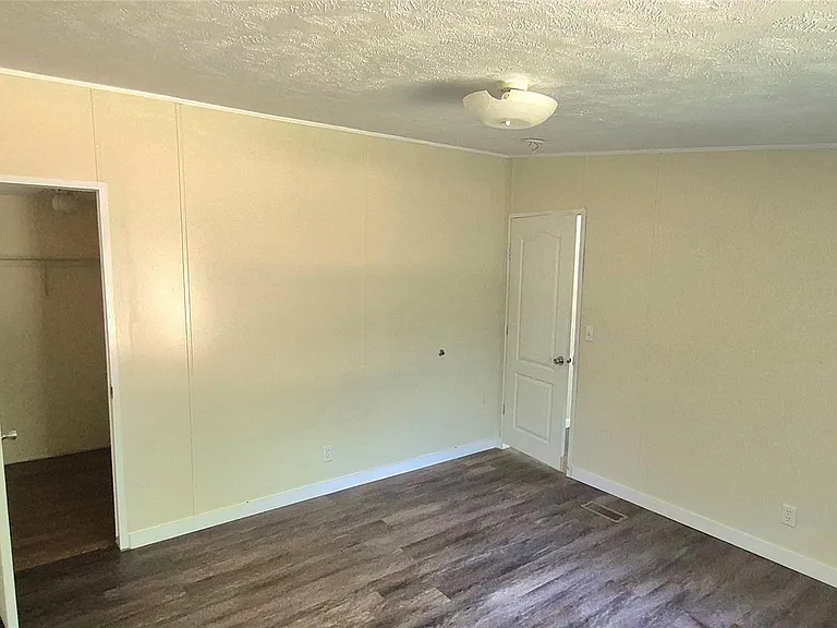 24321 Cherry Hill Dr — Photo 12