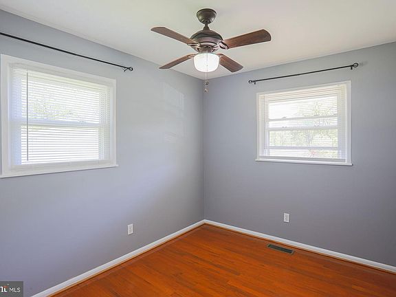 4th image of 2312 Rosewood Dr