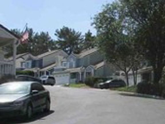 Exterior Neighborhood (street photo)