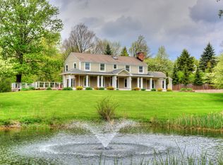 311 Huntington Dr, Cedarburg, WI 53012