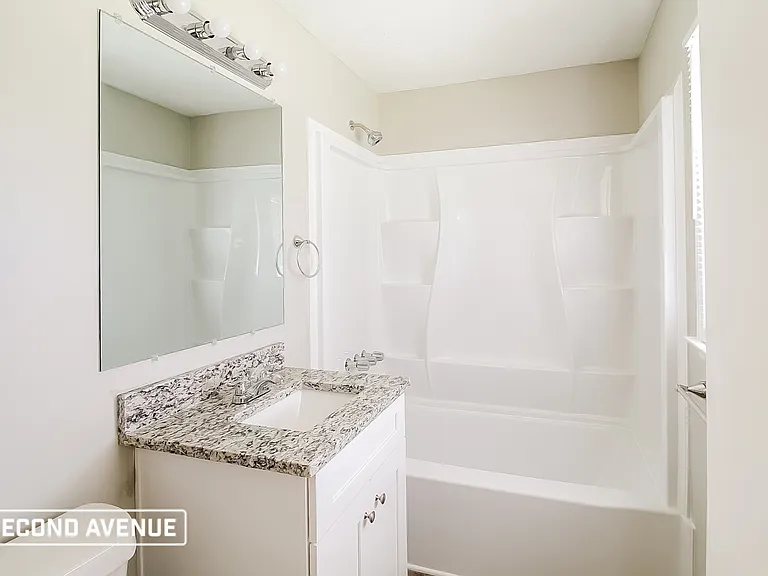 721 Bluebird Dr SE — Photo 16