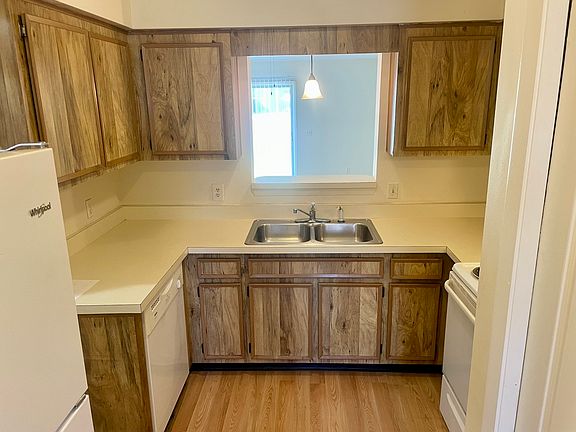 5th image of 46 Sandalwood Ct #5
