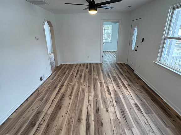 2nd image of 807 Pine Ave