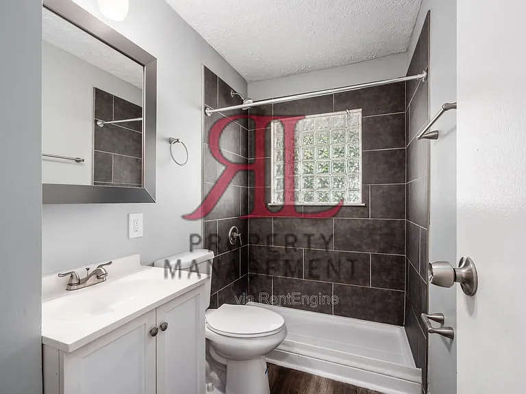 363 Regents Rd — Photo 18