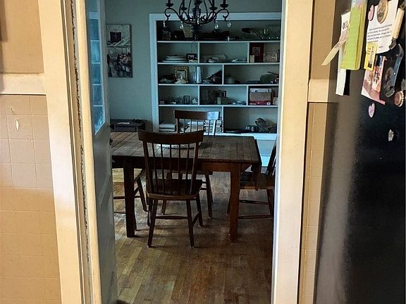 5th image of 504 W Main St