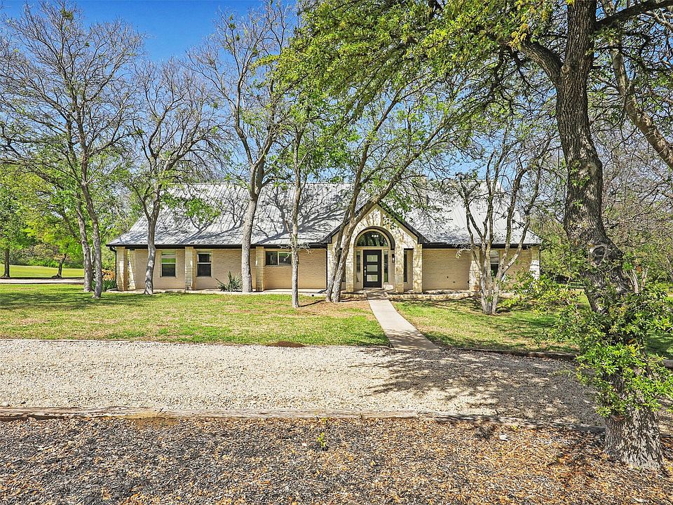 1st image of 121 Hidden Hills Ln