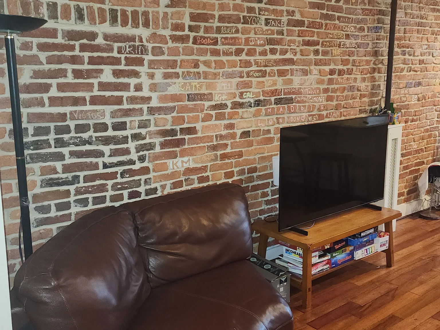 5 bed, 2.5 bath, 3000 sqft, $975 — Photo 2