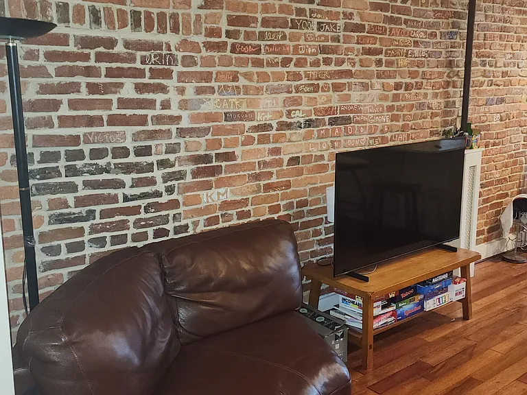 1242 Columbia Rd NW — Photo 2