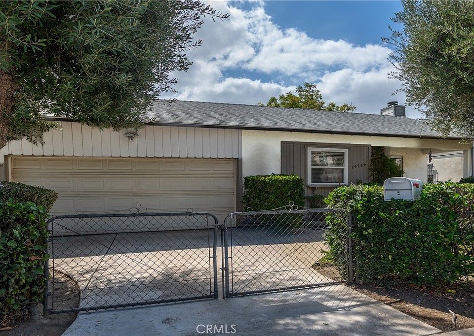 1st image of 14734 Magnolia Blvd