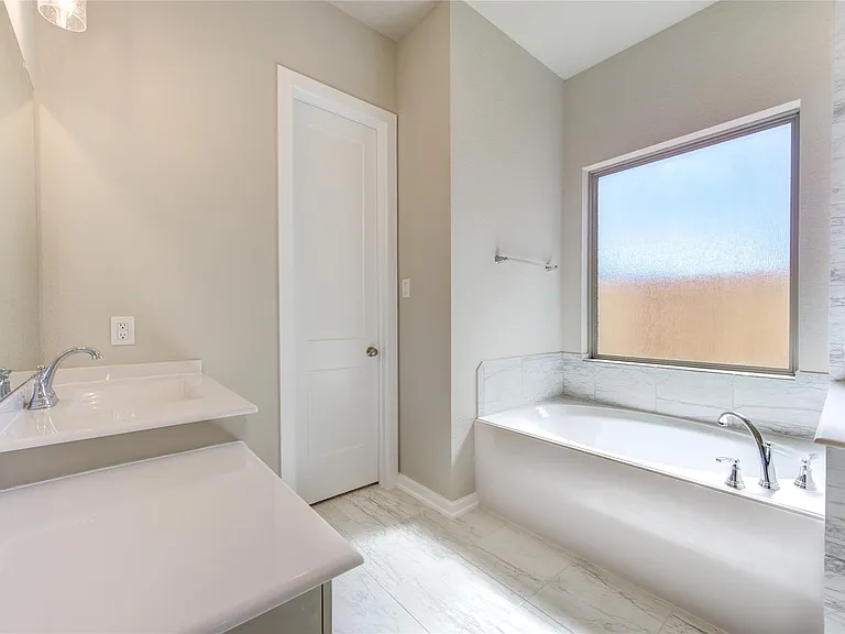 4203 Maple Glen Dr — Photo 18