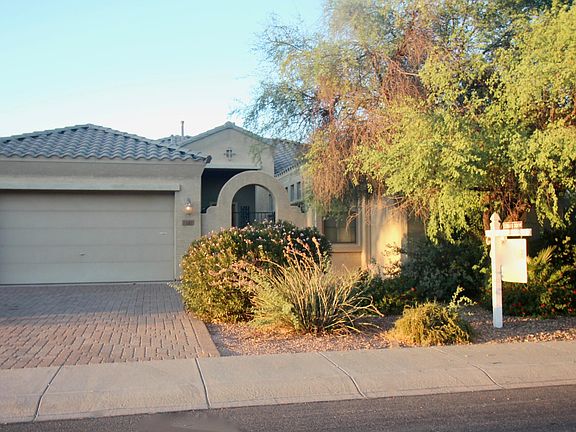 3rd image of 1324 E PRICKLY PEAR Drive E