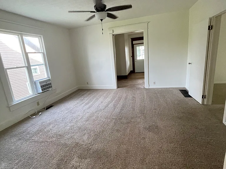220 Maple St — Photo 9
