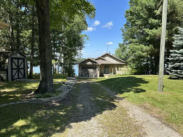 10481 N Twin Lake Rd NE, Mancelona, MI 49659
