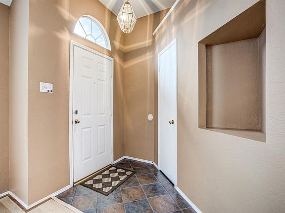 4th image of 6719 Stone Branch Dr